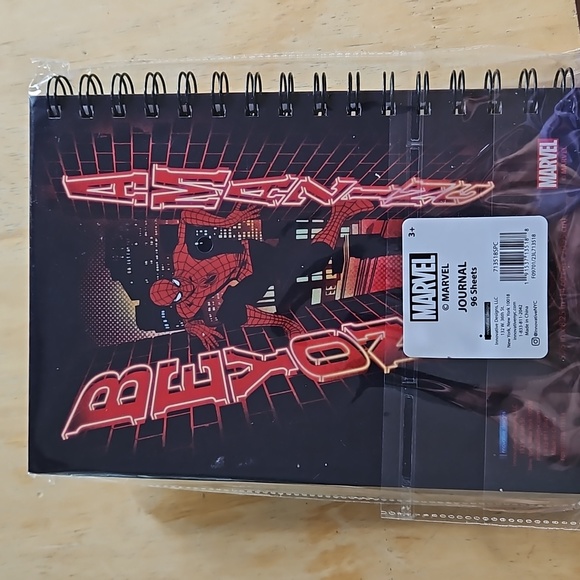 MARVEL SPIDERMAN SQUISHY JOURNAL - Picture 5 of 9